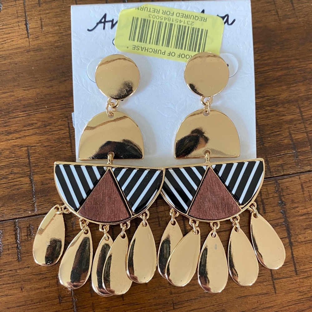 NWT TIERED BOHO EARRINGS